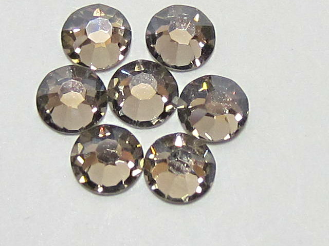 72 pcs. 20ss LIGHT PEACH MYSTIQUE (maxima) FLATBACK PRECIOSA Rhinestones